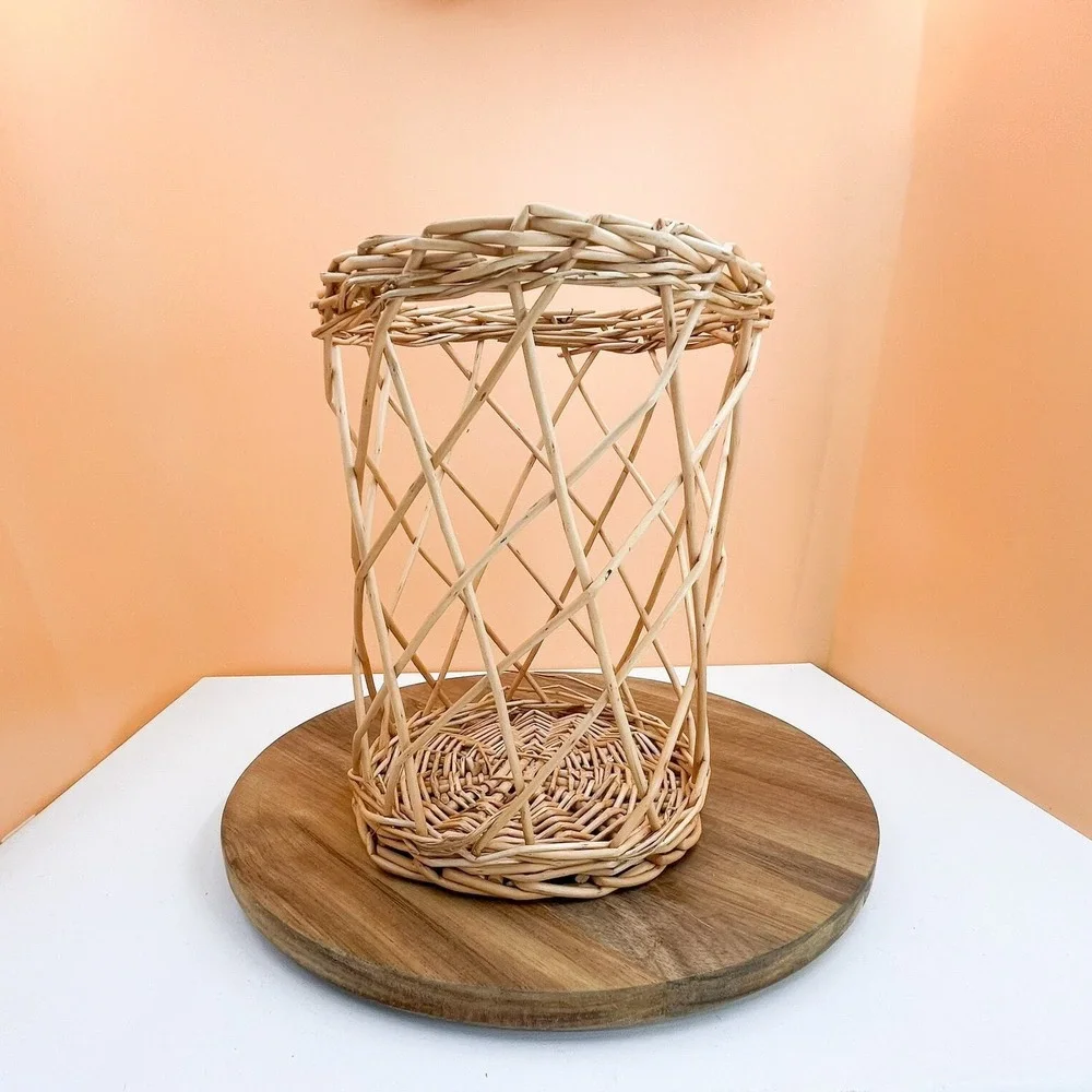 Vintage Wicker Hurricane Vase: Rustic Shelf Decor‎